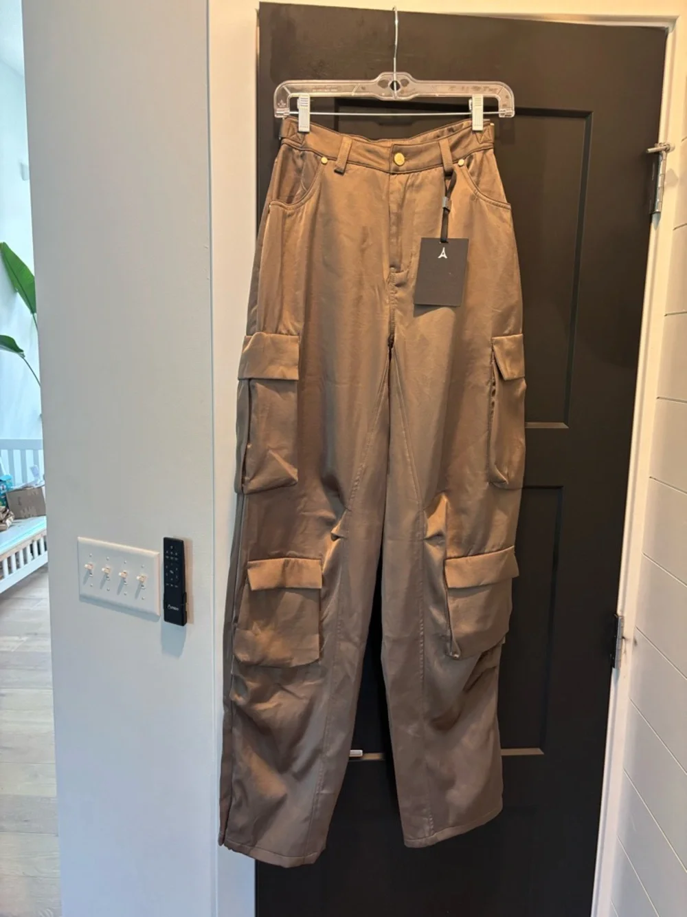 Maniere De Voir Emilie Satin High Waisted Cargo Pants Dark Olive Wide Leg Zip 0 - Picture 8 of 17